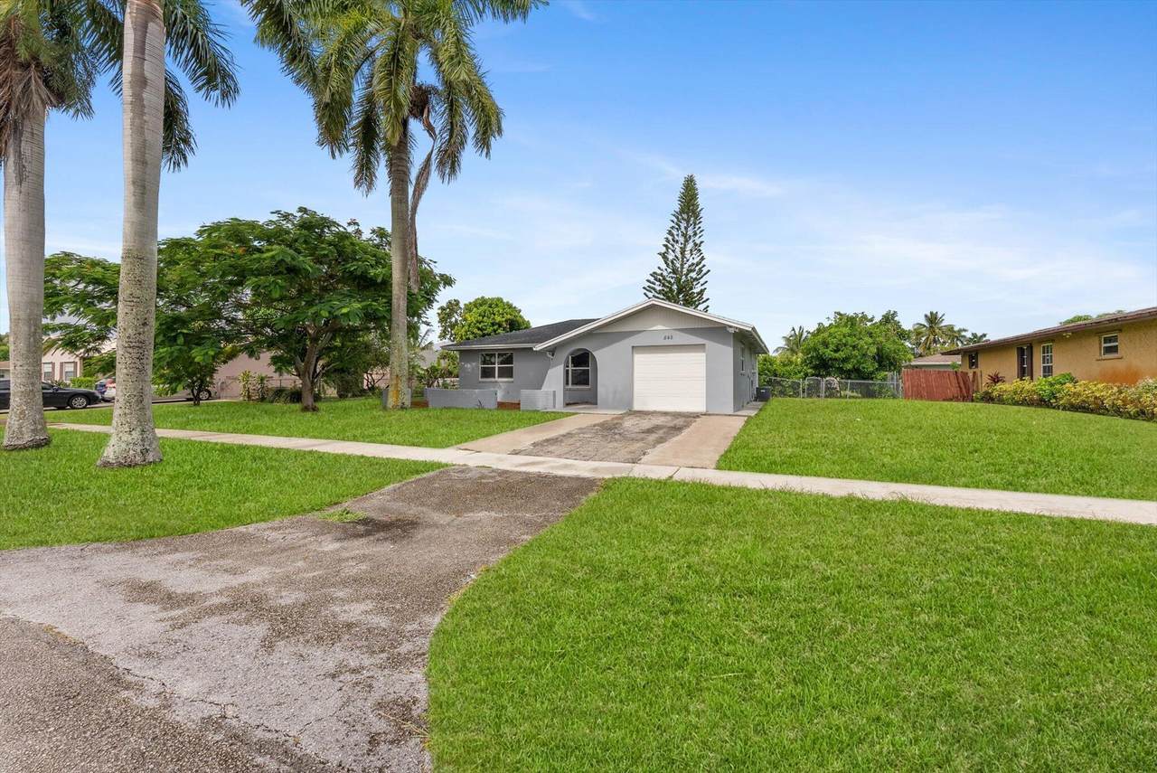 848 Azalea Drive - Photo 1