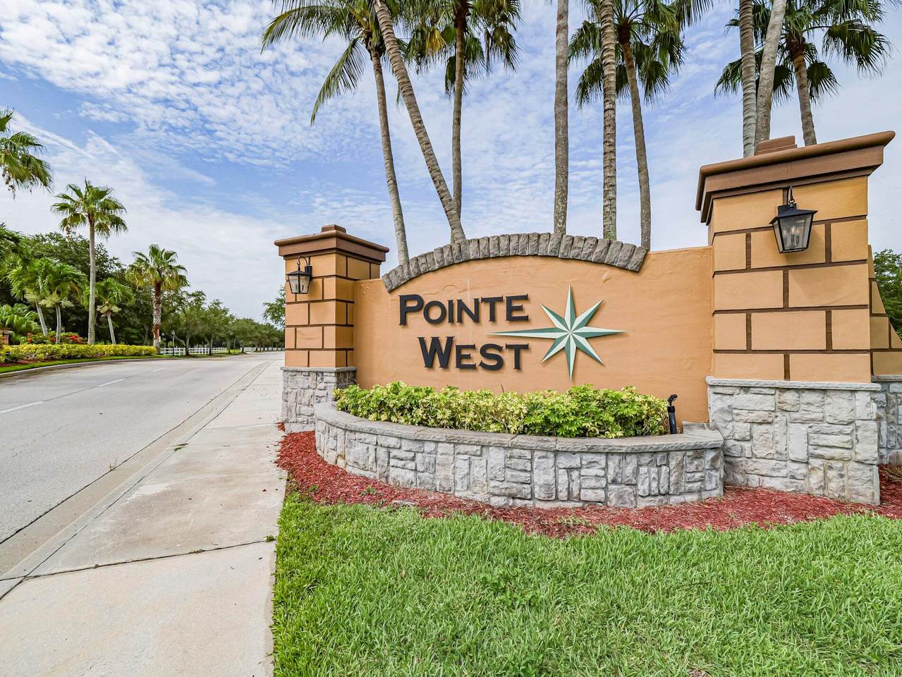 1673 Pointe West Way - Photo 1