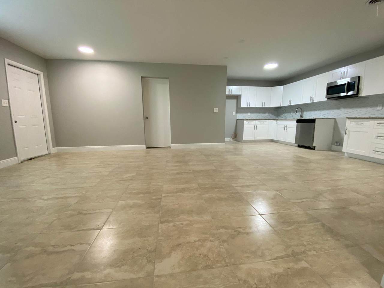 811 12 Court - Photo 1