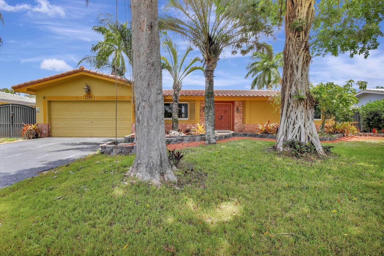 7241 10th Court - Photo 1