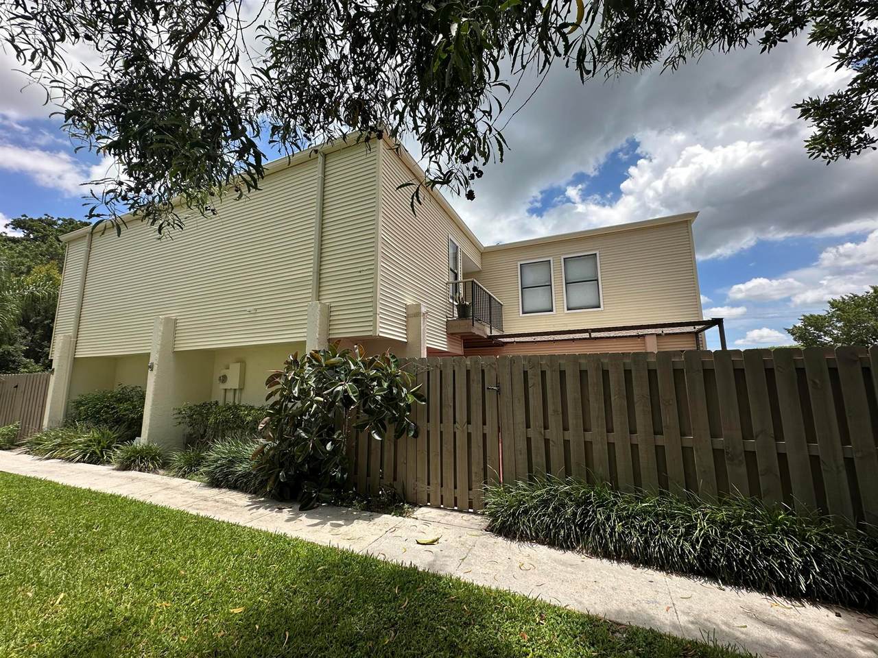 1562 Shaker Circle - Photo 1