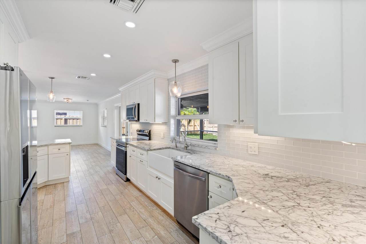 799 7th Drive - Photo 1