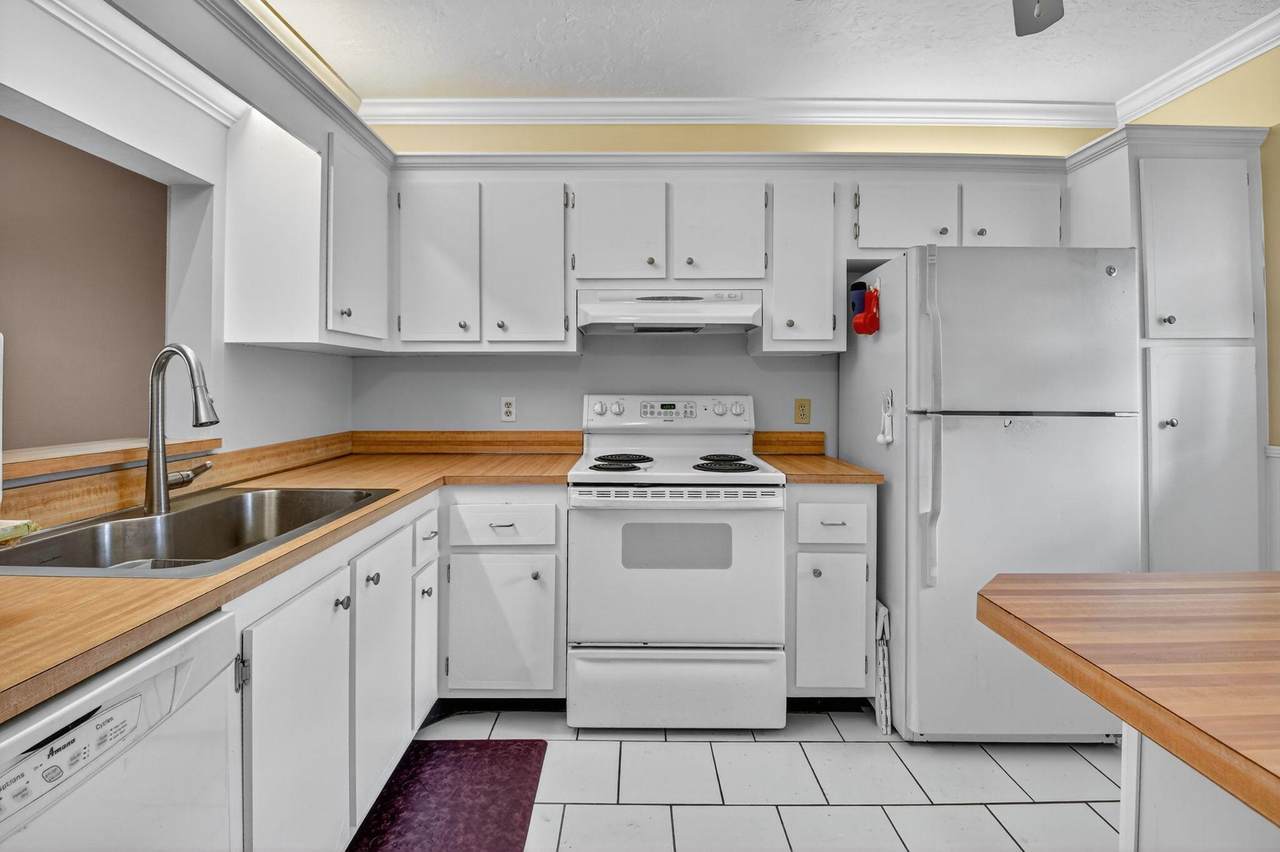 2860 22nd Avenue - Photo 1