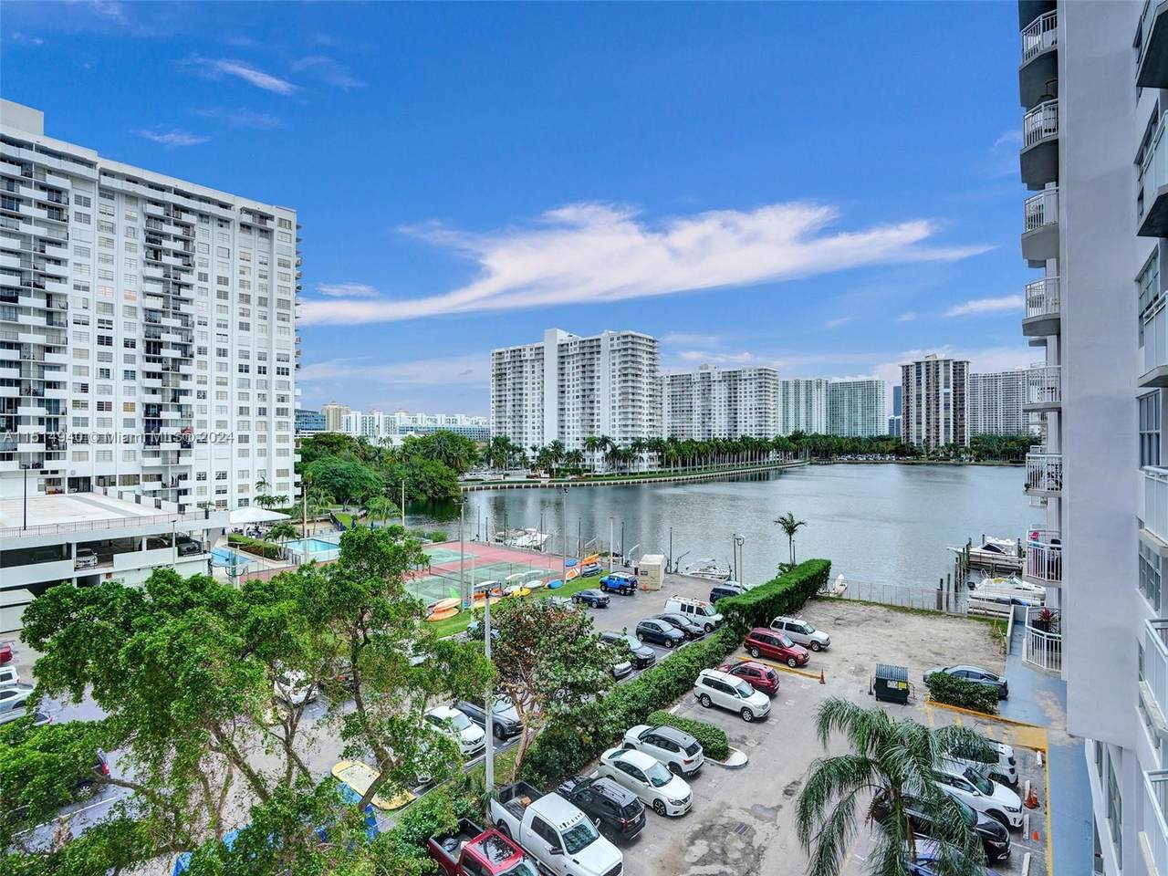 https://bt-photos.global.ssl.fastly.net/beaches/1280_boomver_1_R11109304-2.jpg
