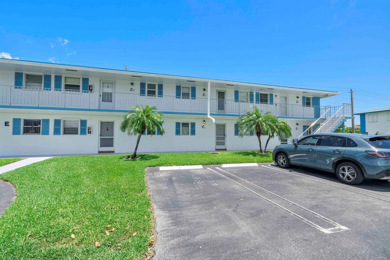 1115 Lake Terrace - Photo 1