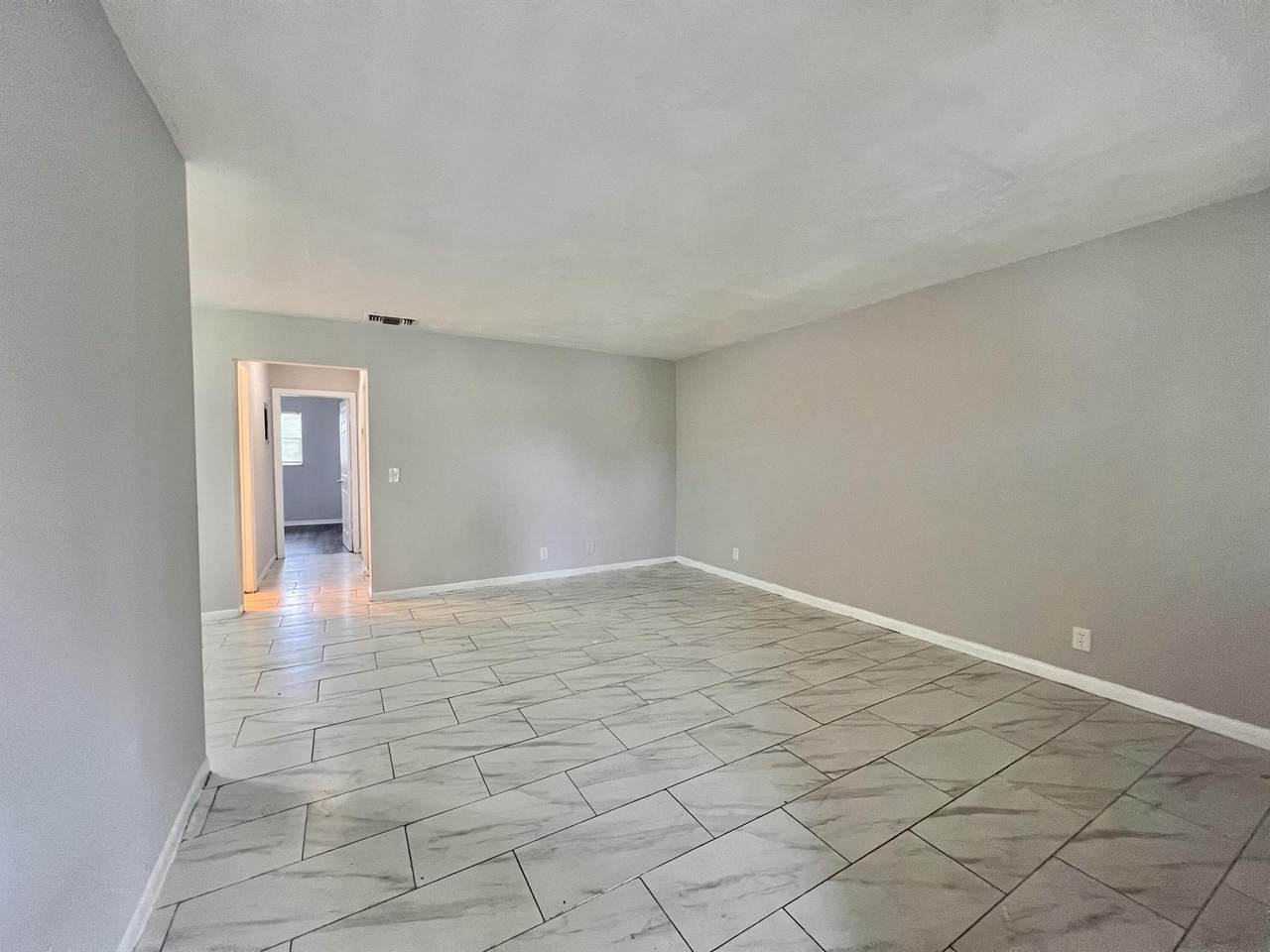 645 20th Court - Photo 1