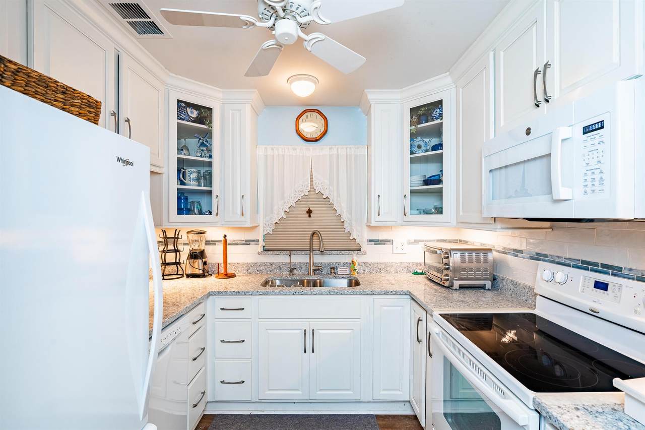 102 Royal Oak Drive - Photo 1
