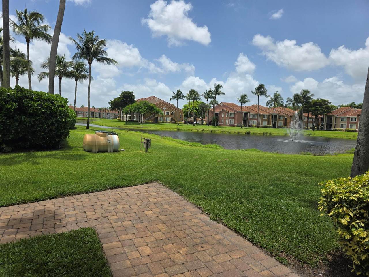 https://bt-photos.global.ssl.fastly.net/beaches/1280_boomver_1_R11110427-2.jpg