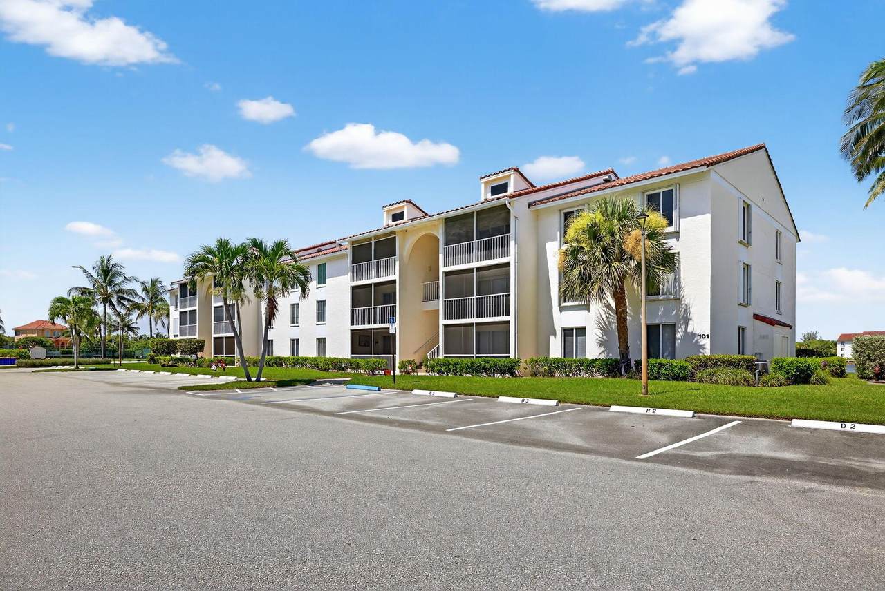4428 Ocean Boulevard - Photo 1