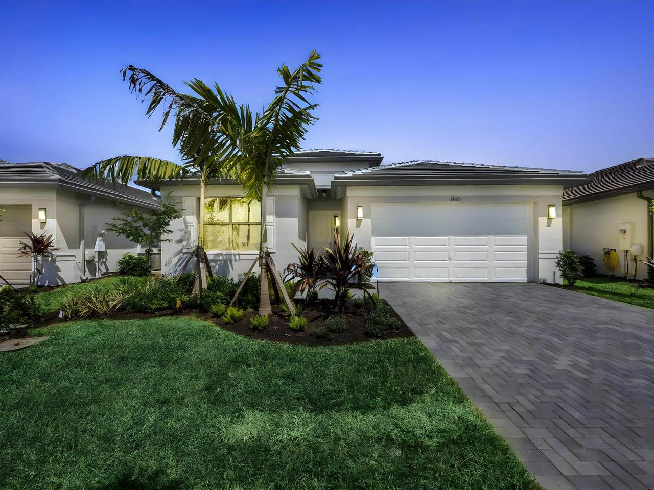 12369 Aventura - Photo 1