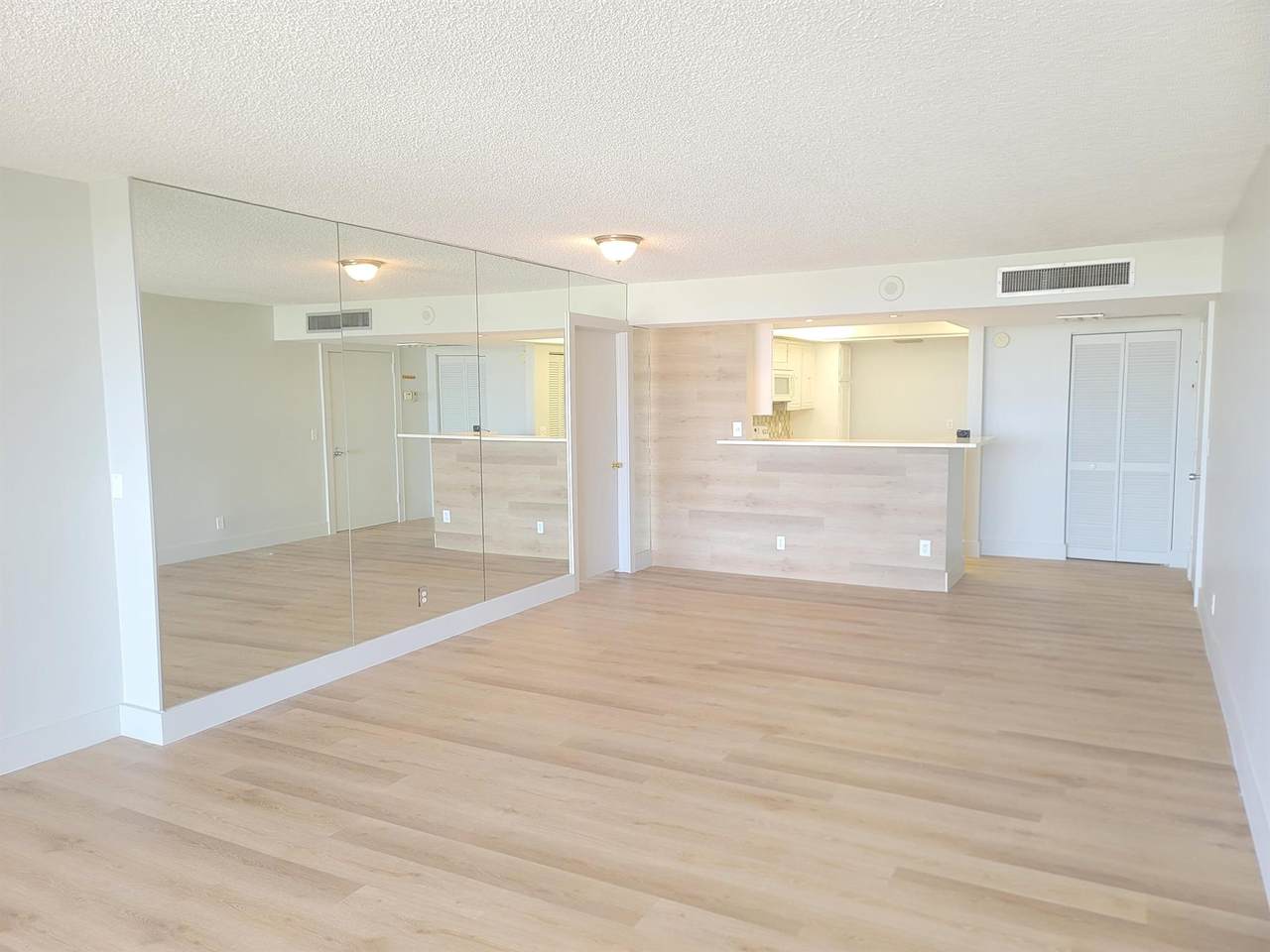 2425 Presidential Way - Photo 1