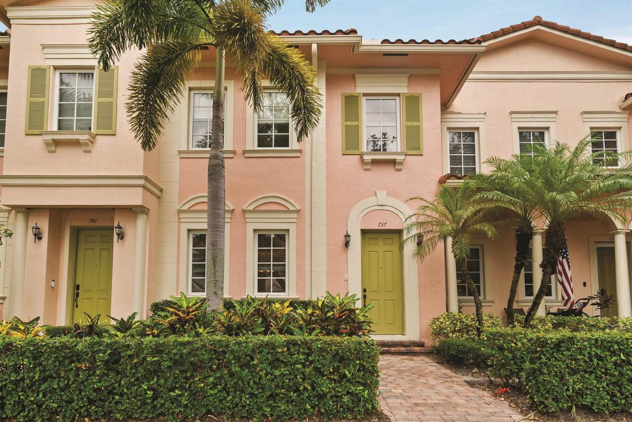 737 Dakota Drive - Photo 1