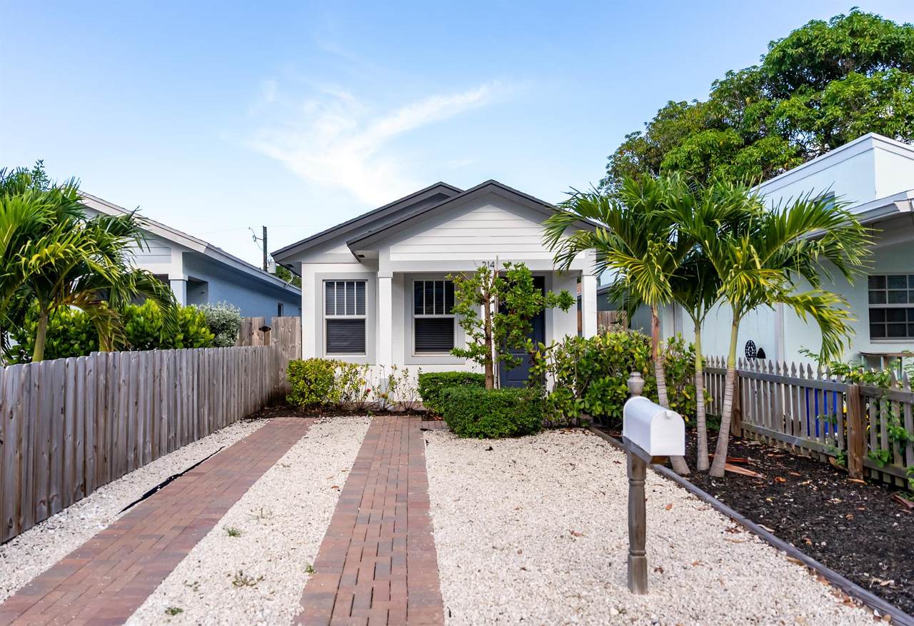 214 C Street - Photo 1