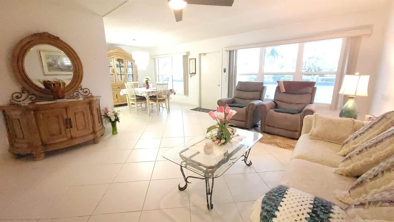 209 Greenbrier A - Photo 1