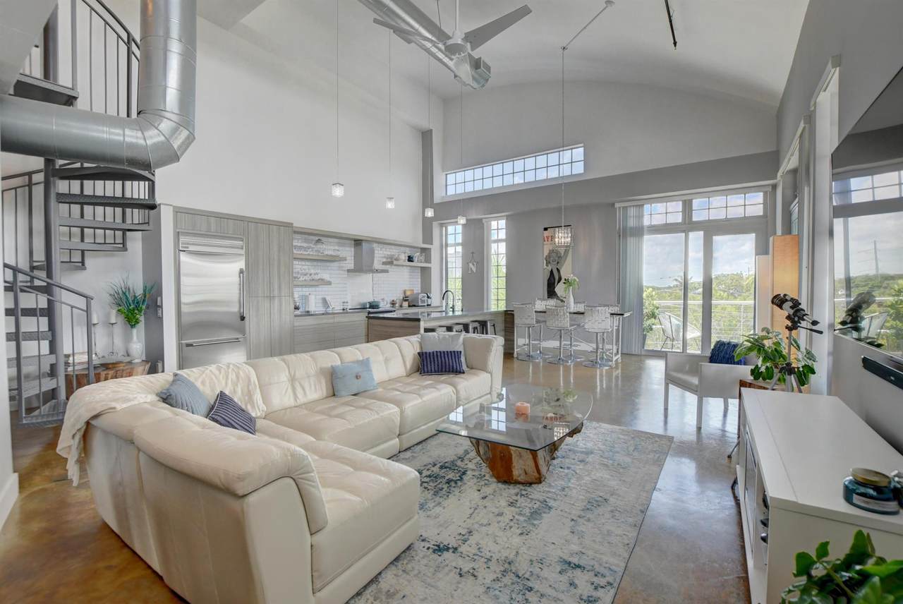 185 4th Avenue - Photo 1