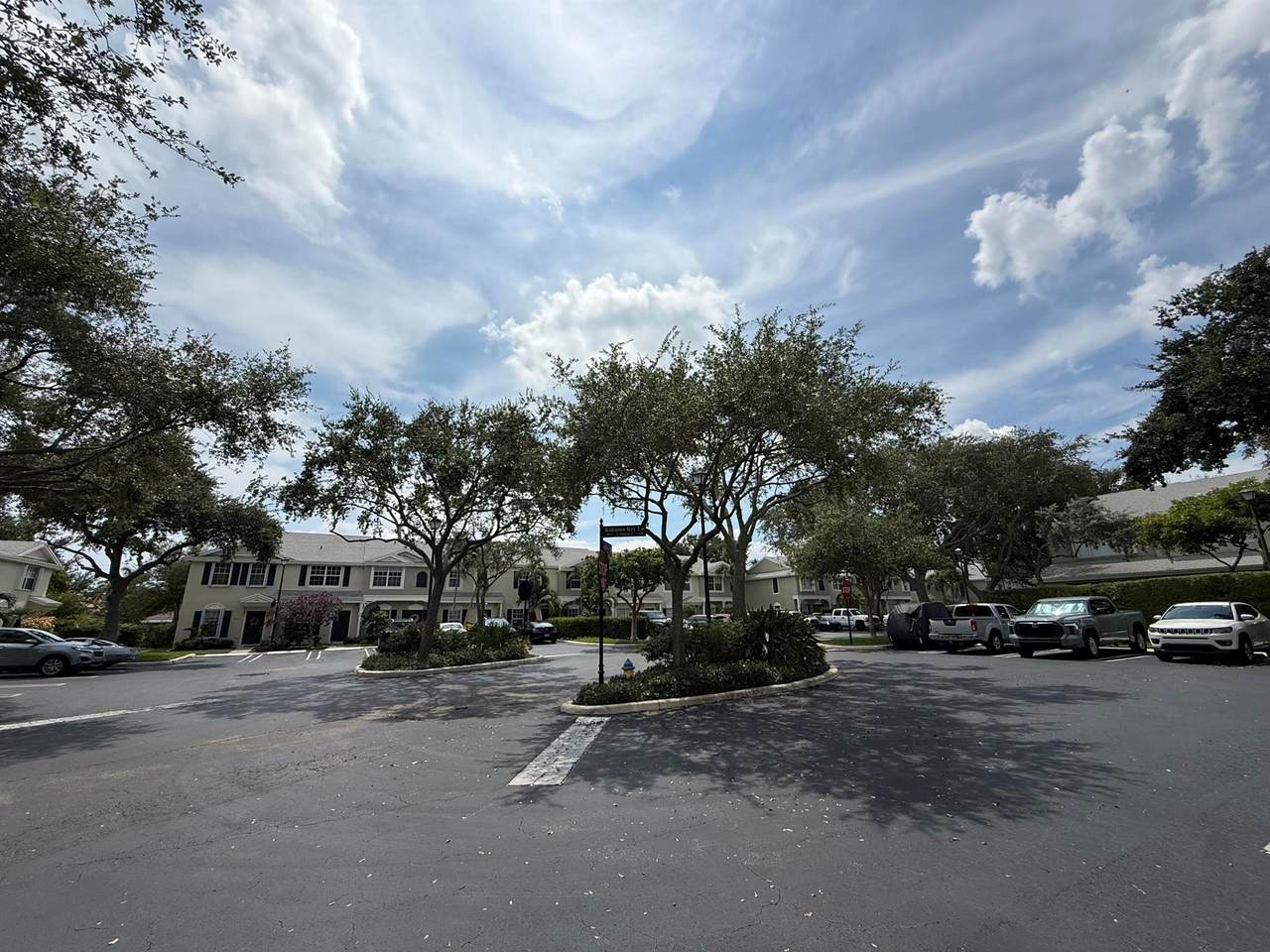 947 Kokomo Key - Photo 1