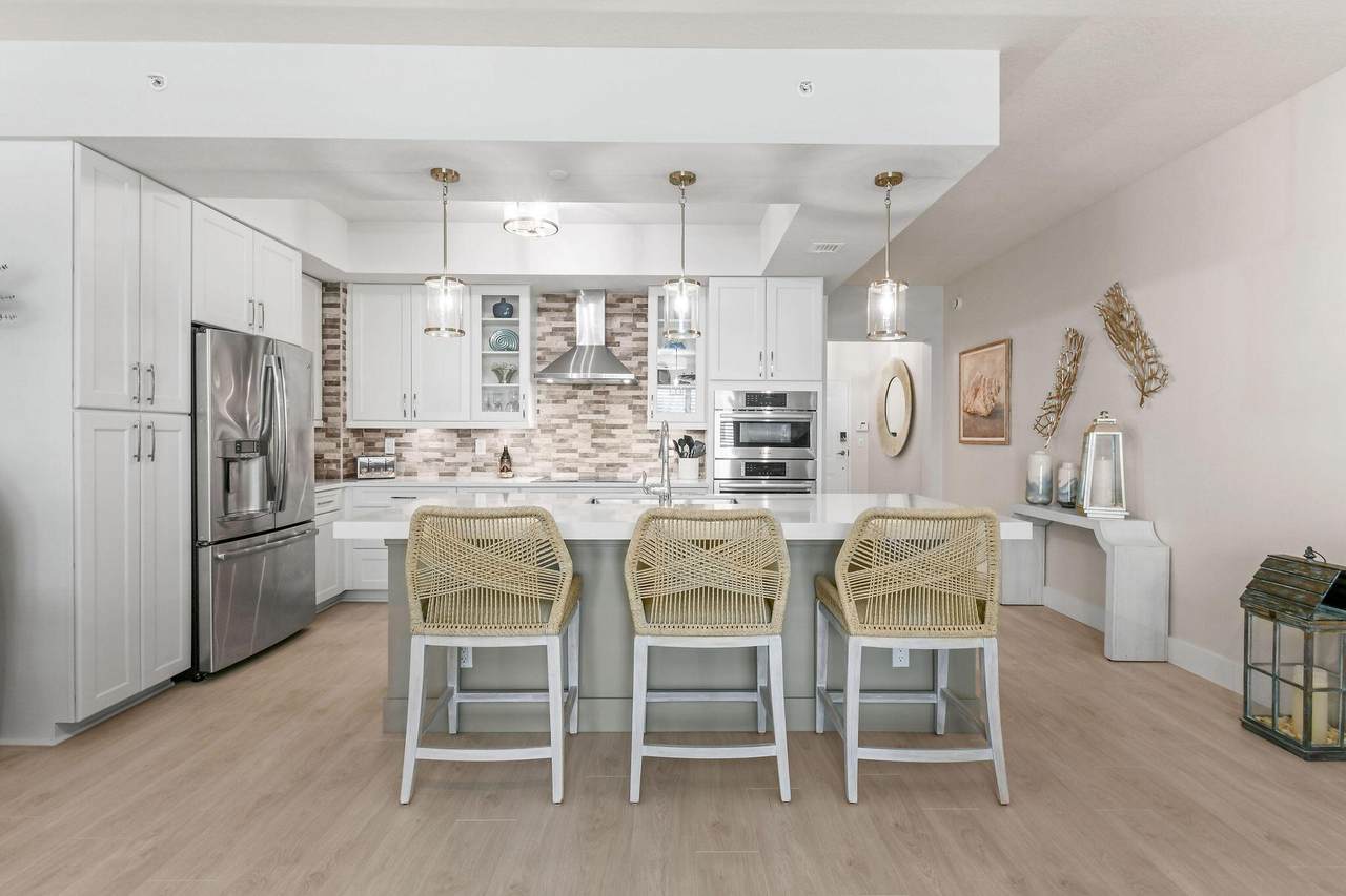 915 Bay Colony Drive - Photo 1