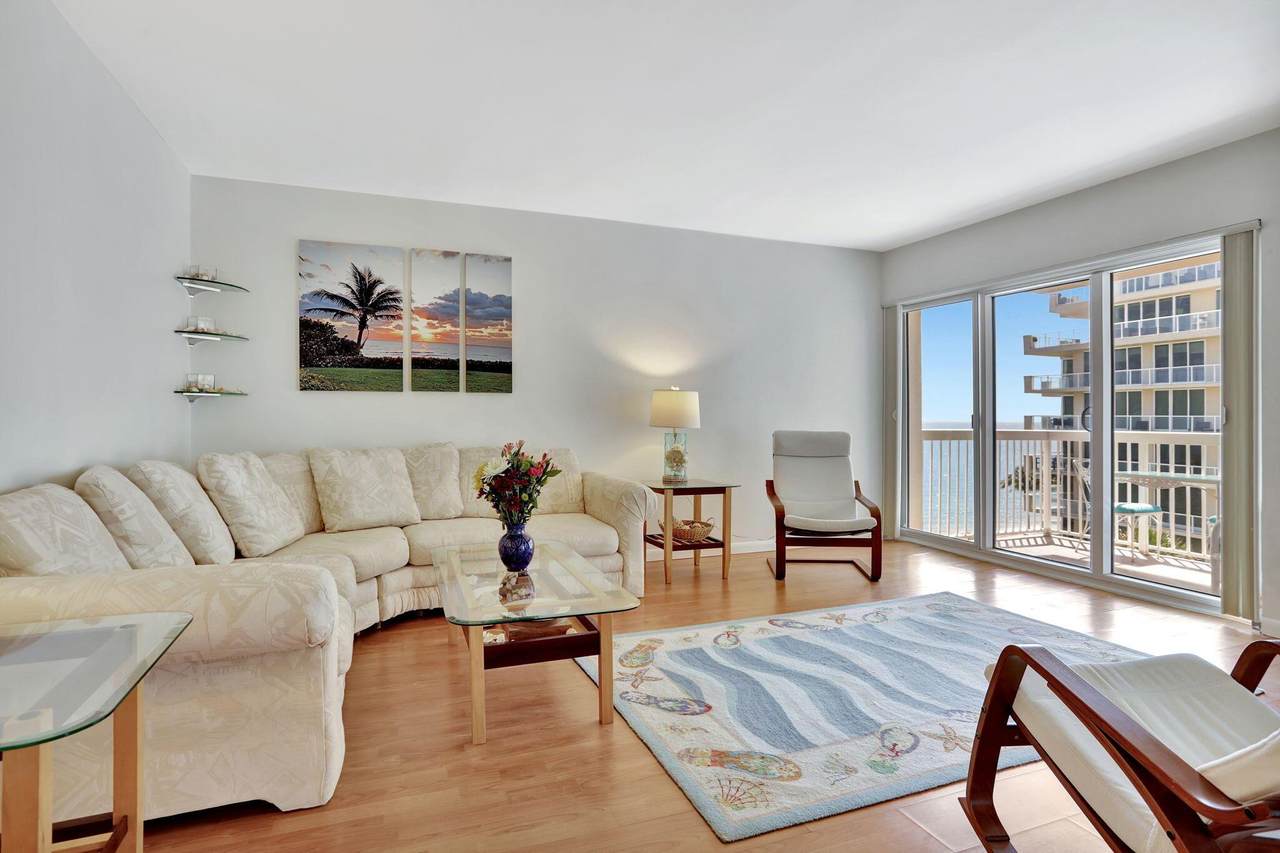 1069 Hillsboro Mile, - Photo 1