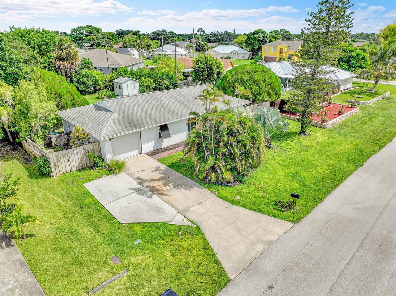 401 Aster Road - Photo 1