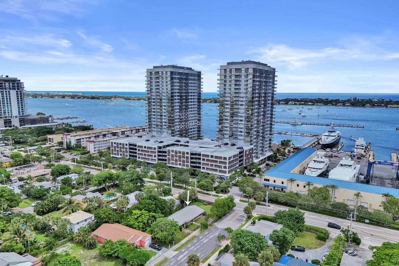 401 42nd Street - Photo 1