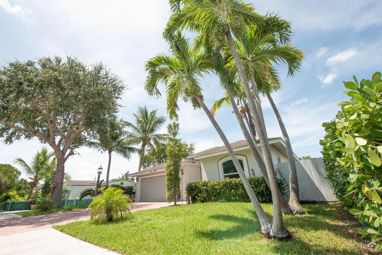 1501 Palway - Photo 1