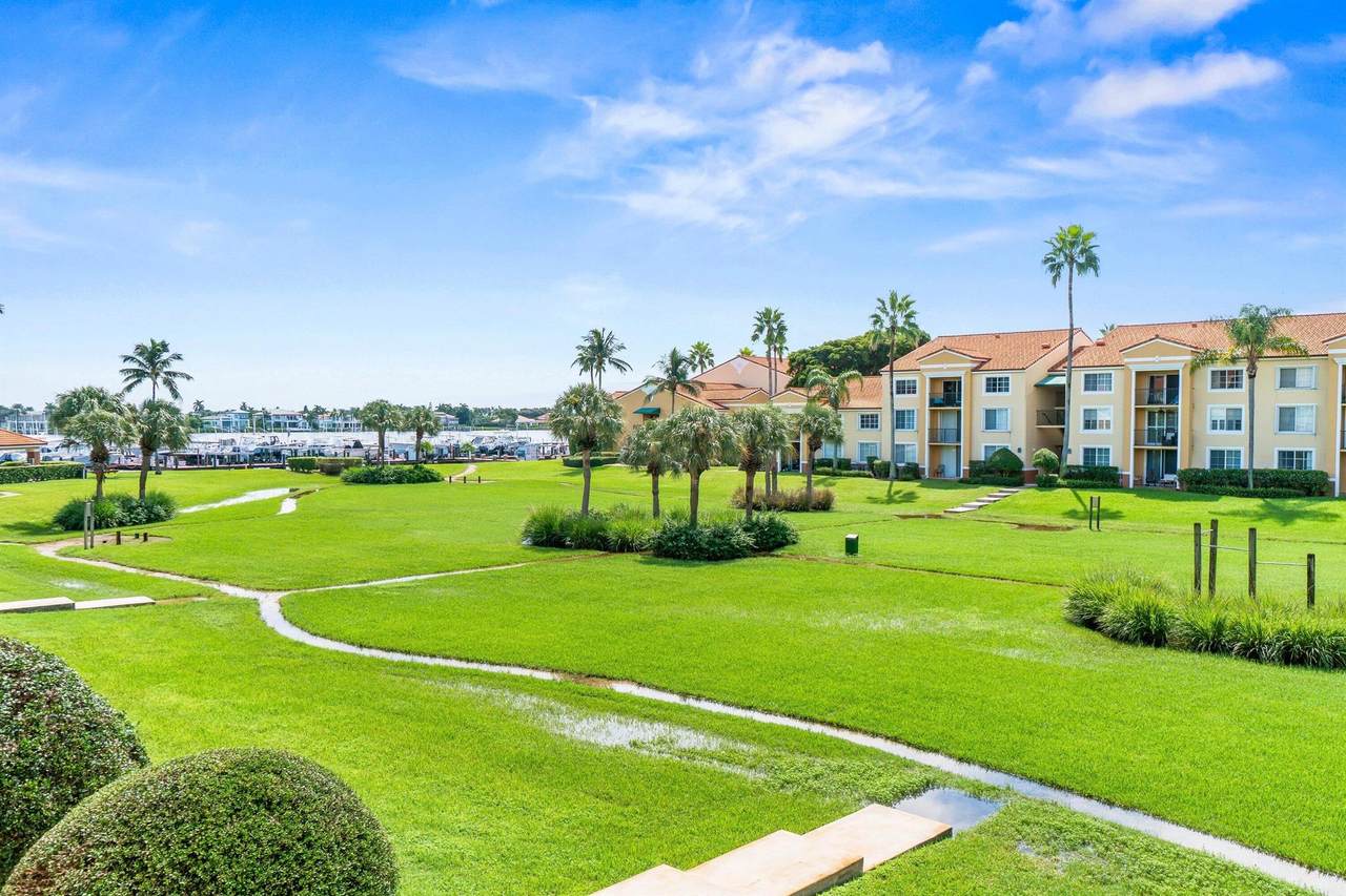 145 Yacht Club Way - Photo 1