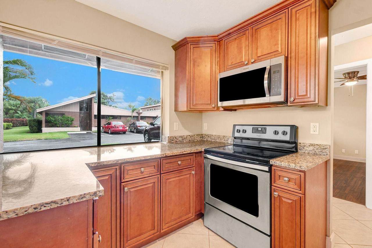 166 Sparrow Drive - Photo 1