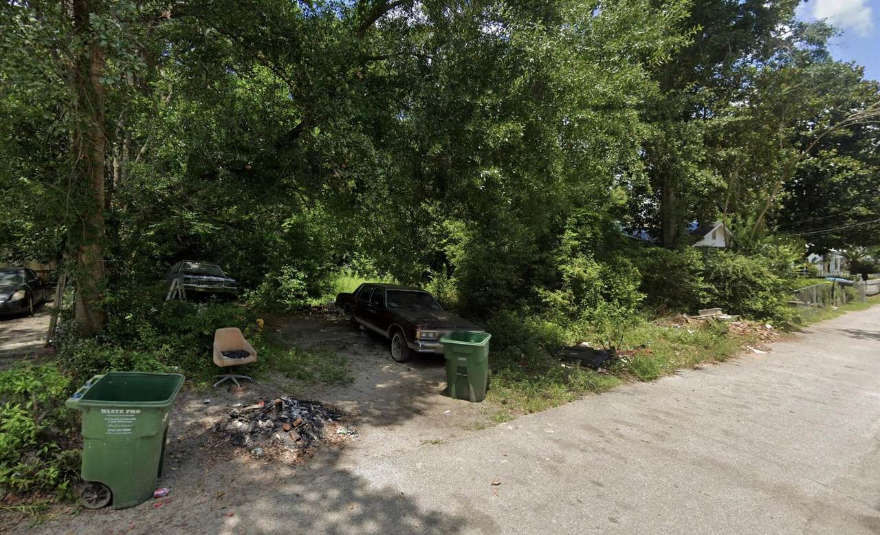 422 Thomas Alley - Photo 1