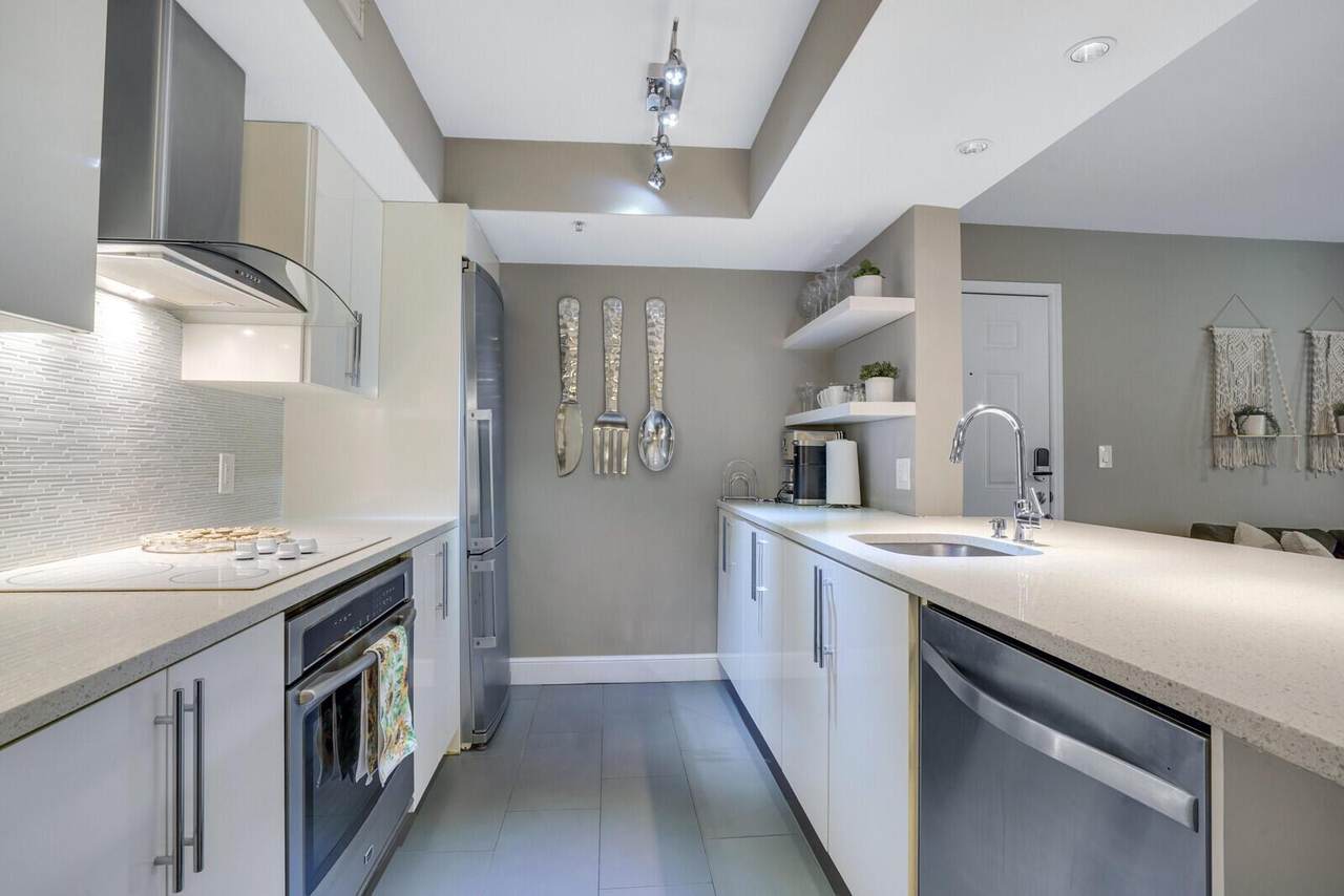 123 Yacht Club Way - Photo 1