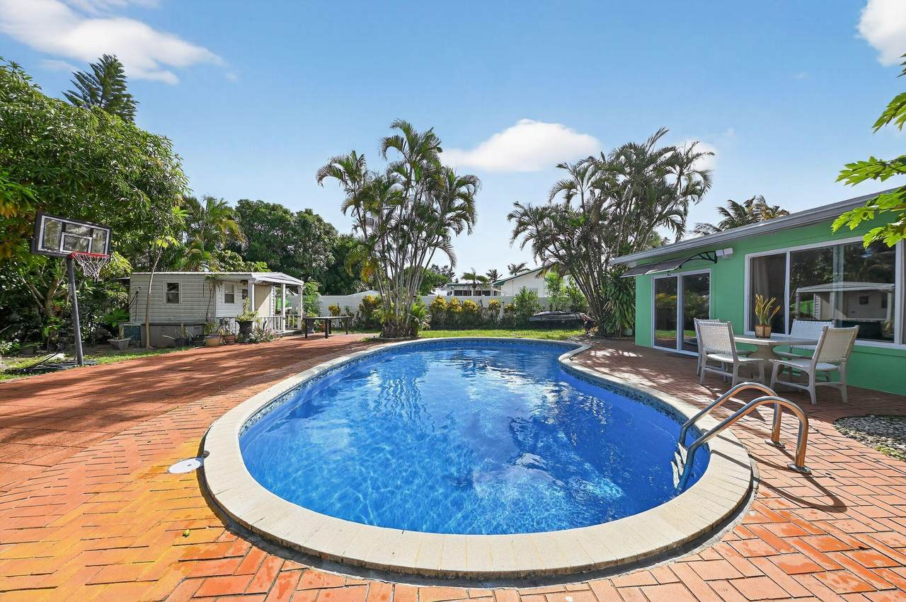 407 Highwood - Photo 1