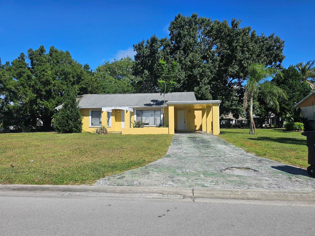 1917 Burgundy Lane - Photo 1