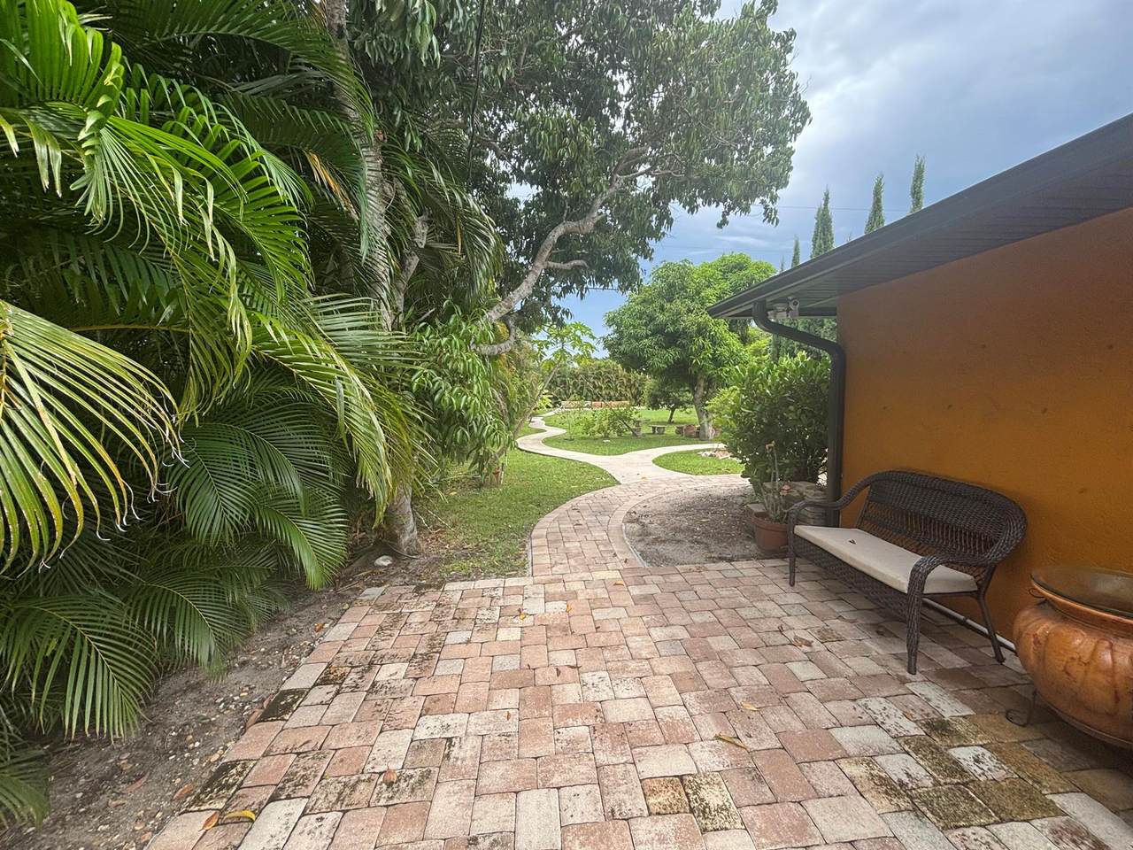 1257 Airoso - Photo 1