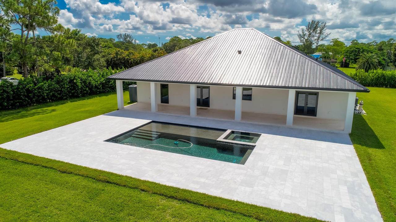 11145 68th - Photo 1