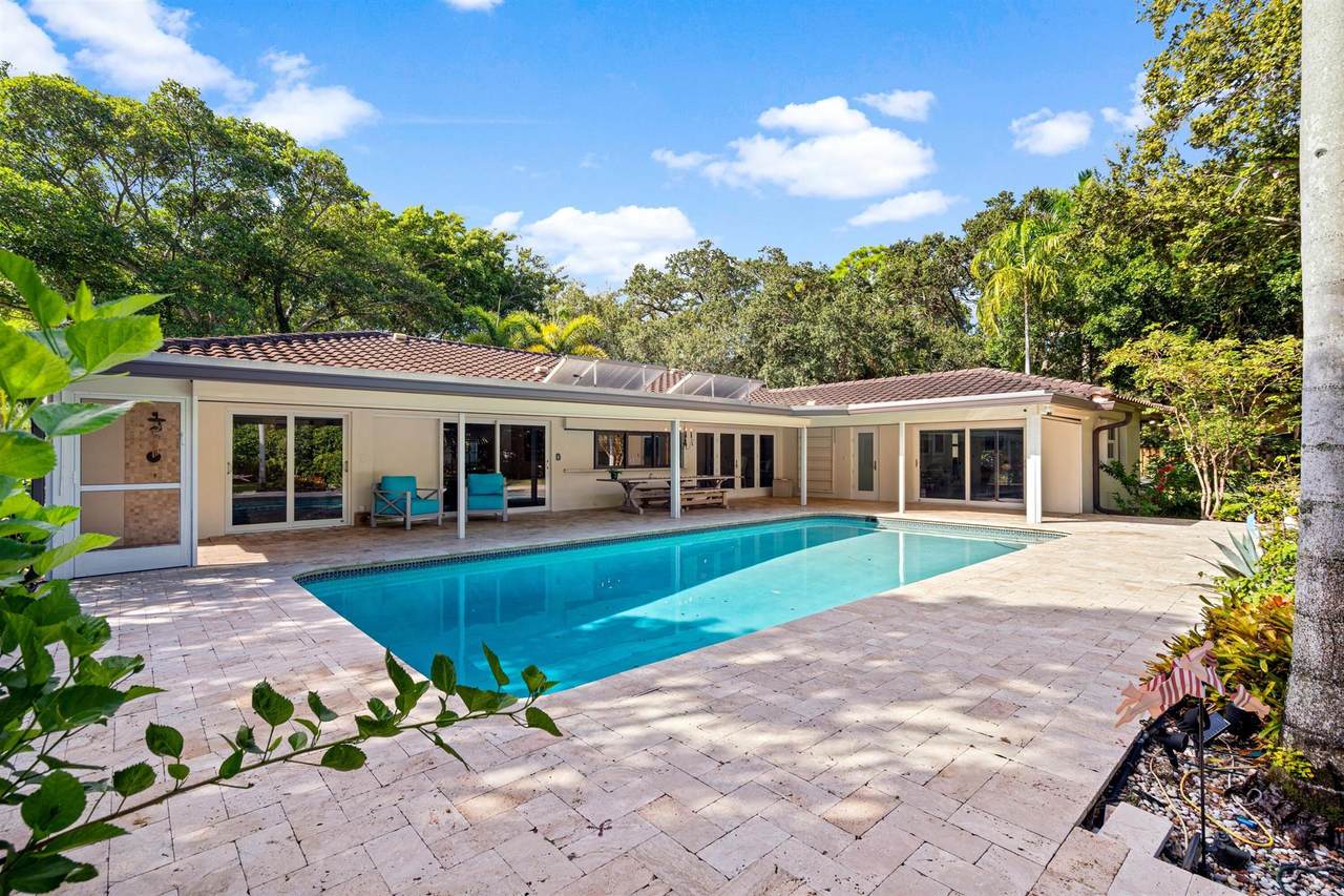 801 Alamanda Street - Photo 1