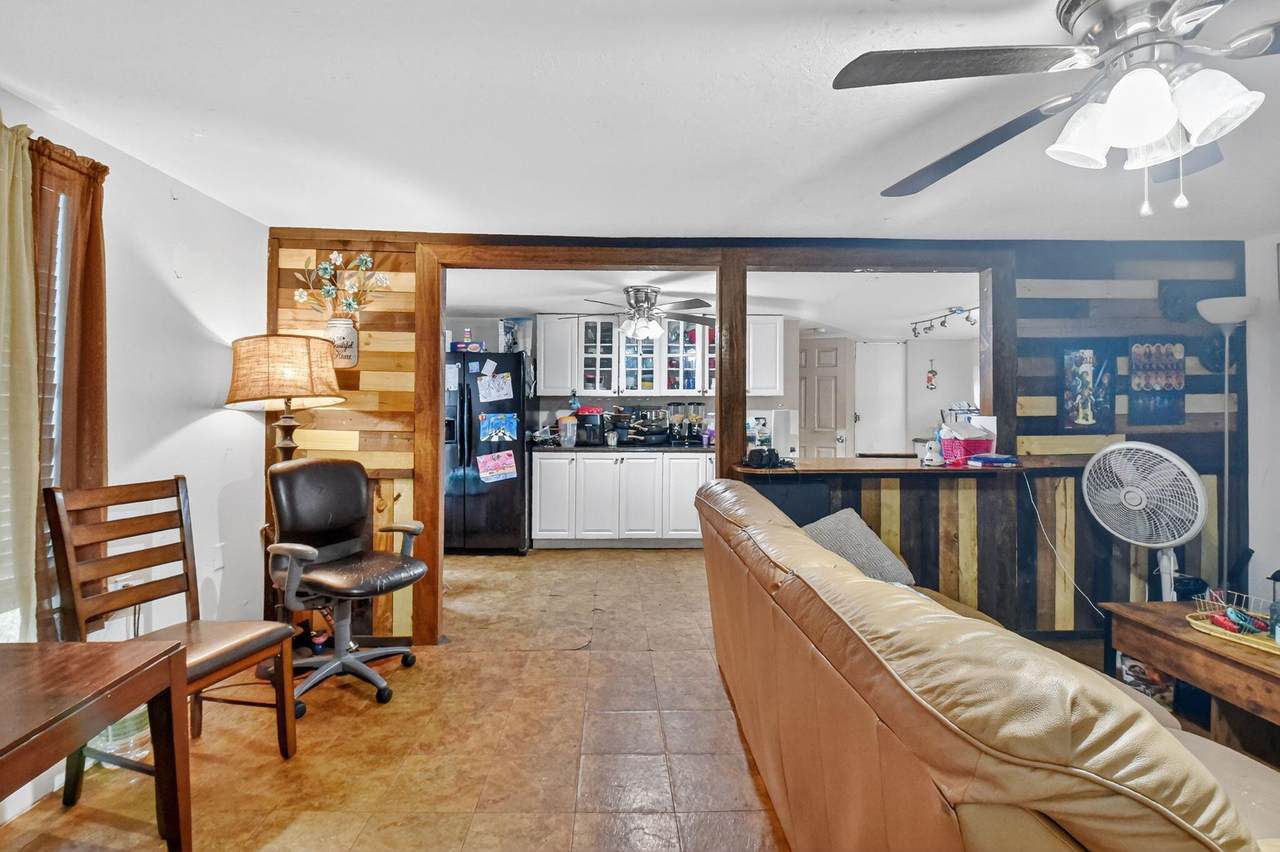 1079 Highview Road - Photo 1