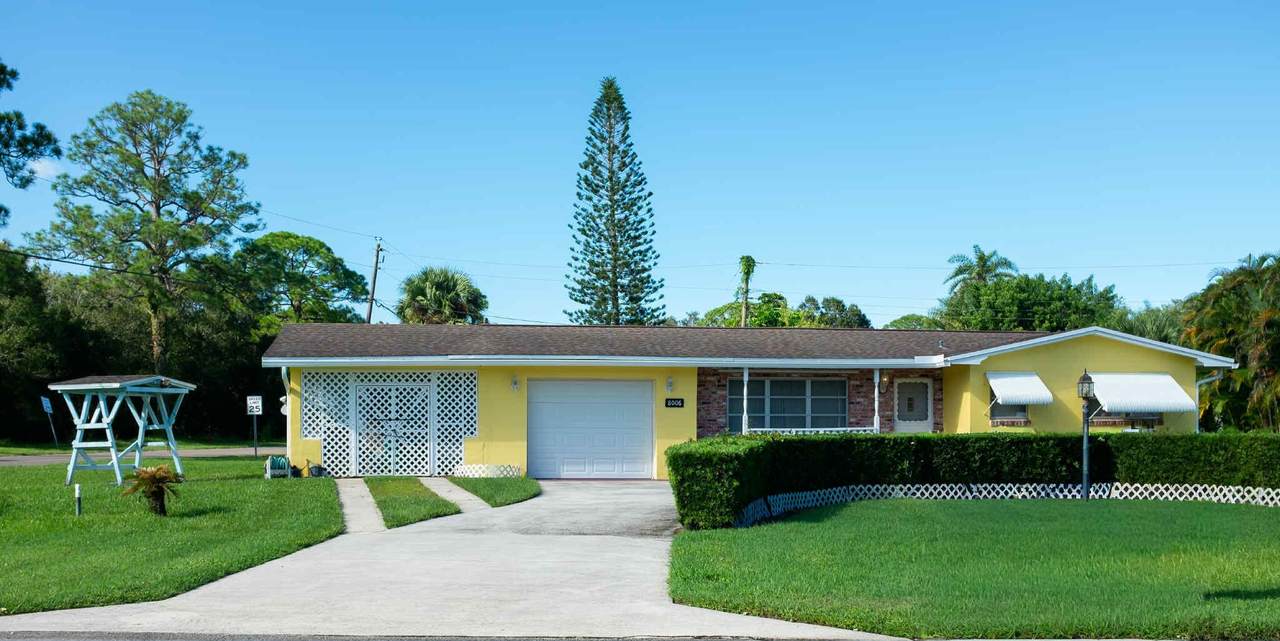 8006 Santana - Photo 1