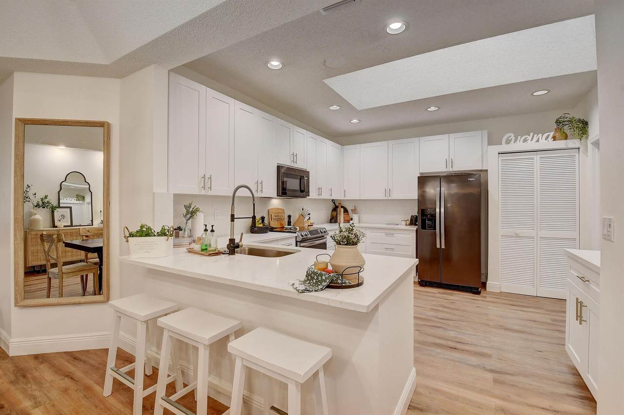 9892 Summerbrook Terrace - Photo 1