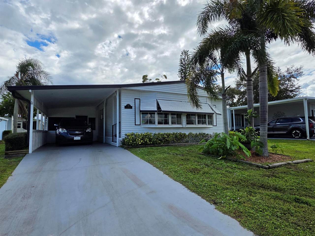 8 El Segundo - Photo 1