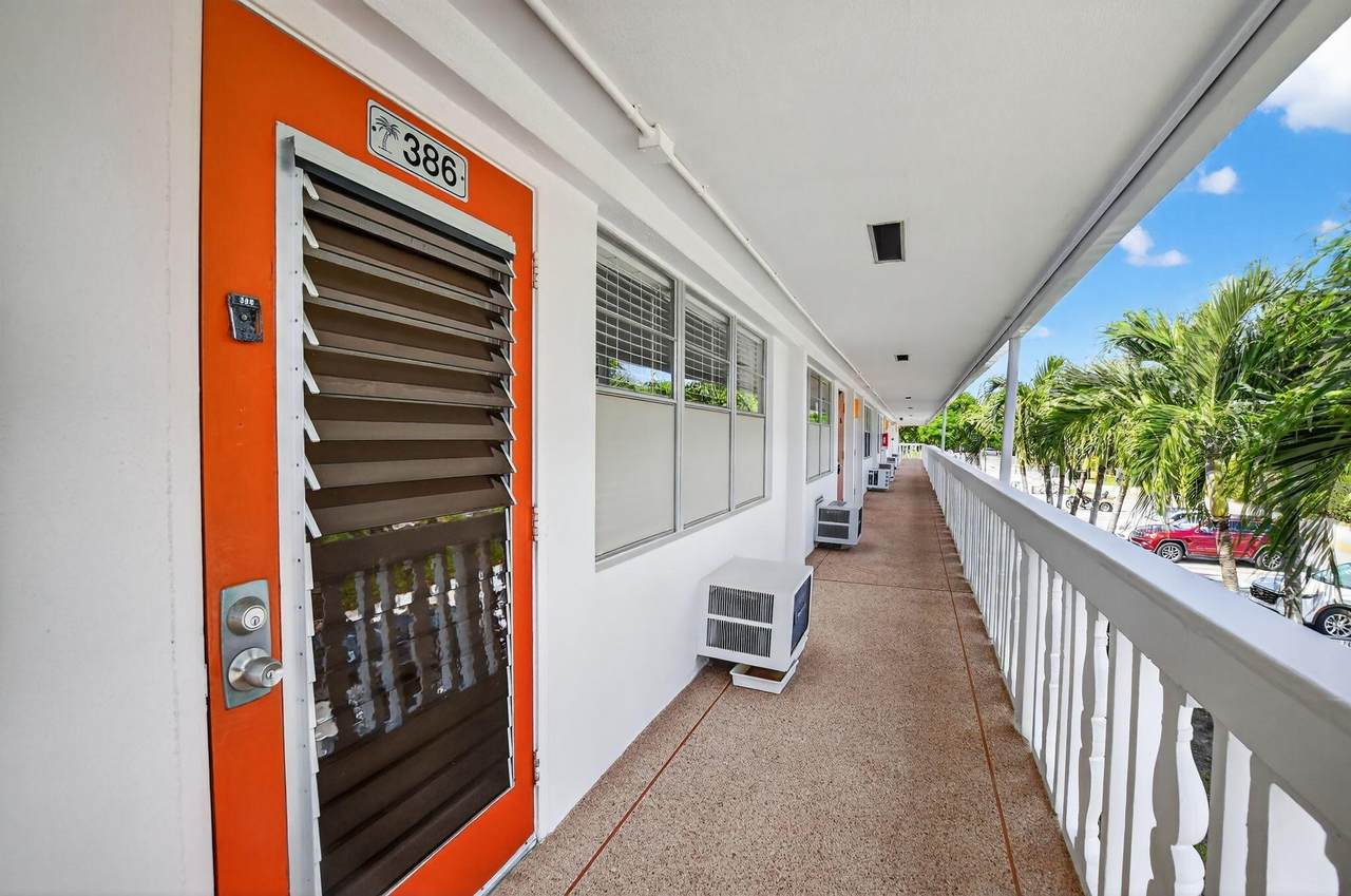 https://bt-photos.global.ssl.fastly.net/beaches/1280_boomver_1_R11133699-2.jpg