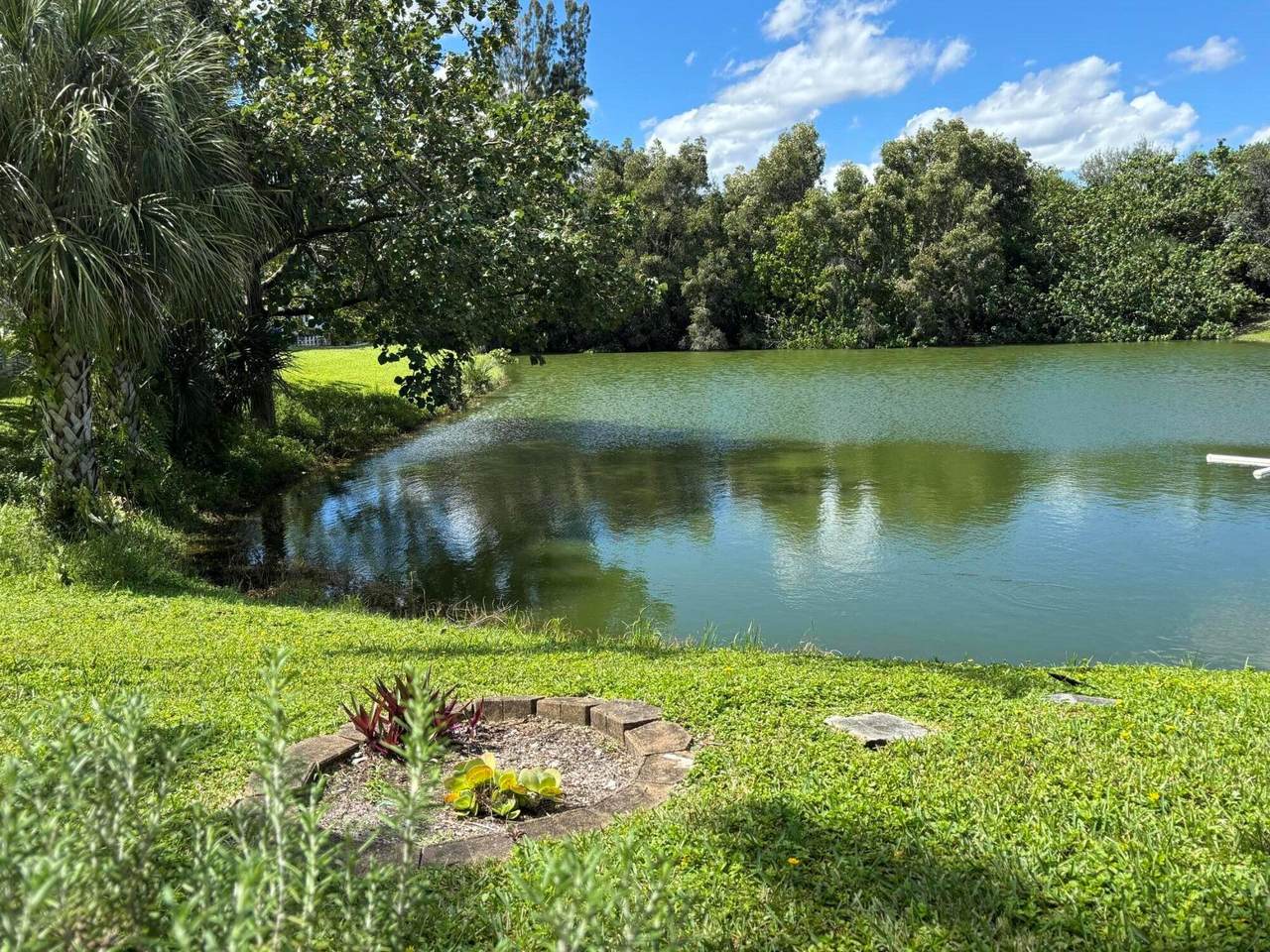 243 Northampton M - Photo 1