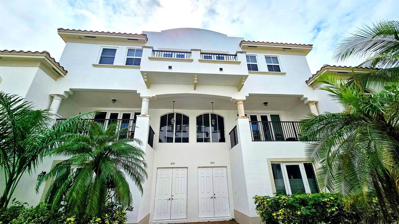 835 16th Terrace - Photo 1