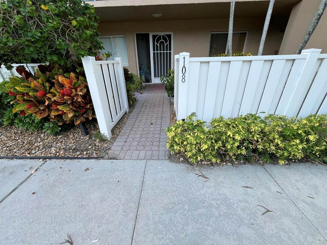 12565 Imperial Isles Drive - Photo 1