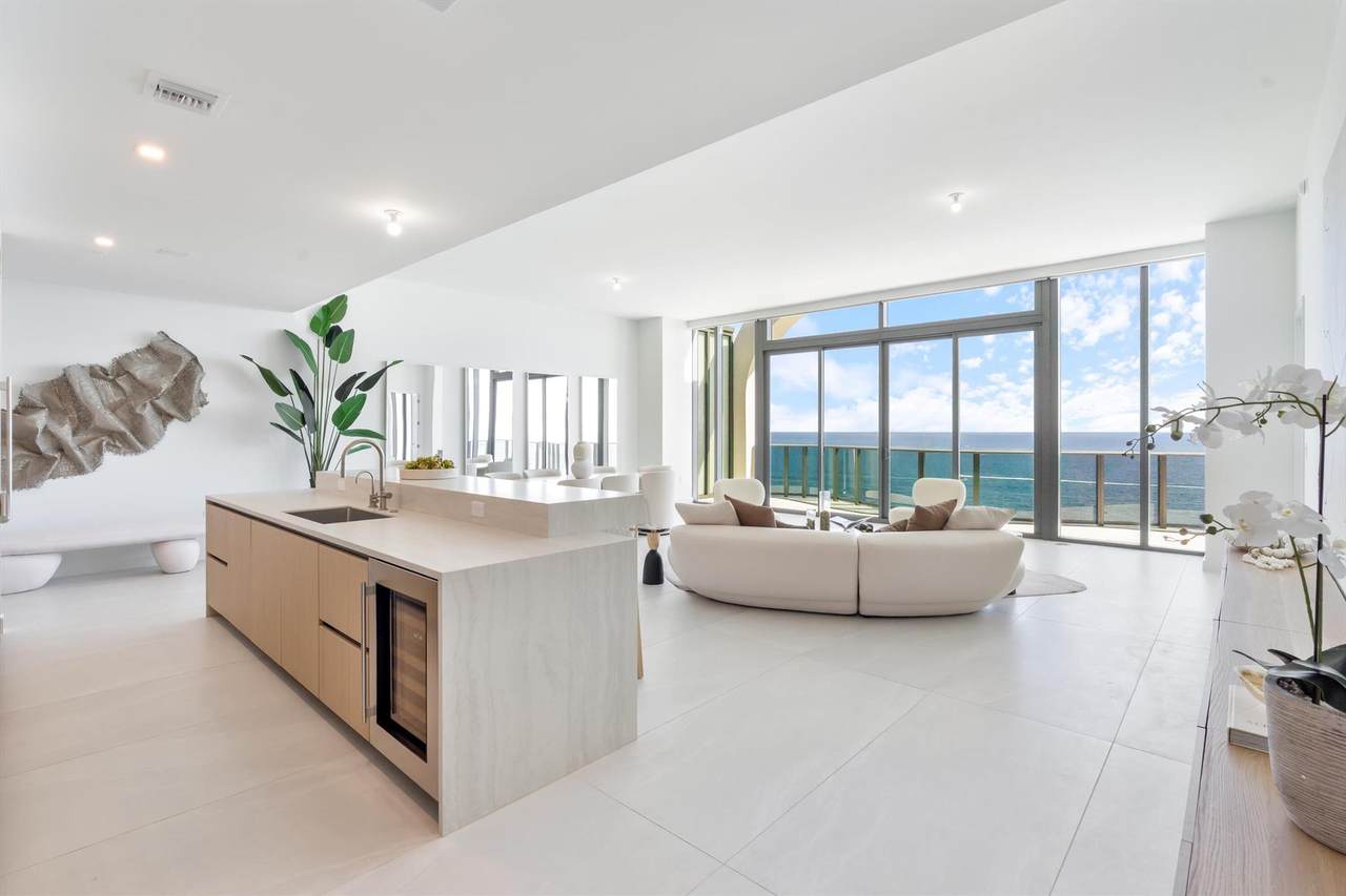 https://bt-photos.global.ssl.fastly.net/beaches/1280_boomver_1_R11135260-2.jpg
