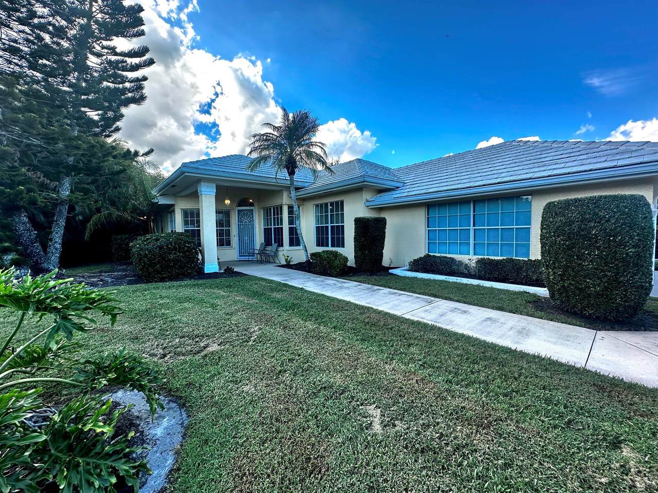 438 Fairway Vista - Photo 1