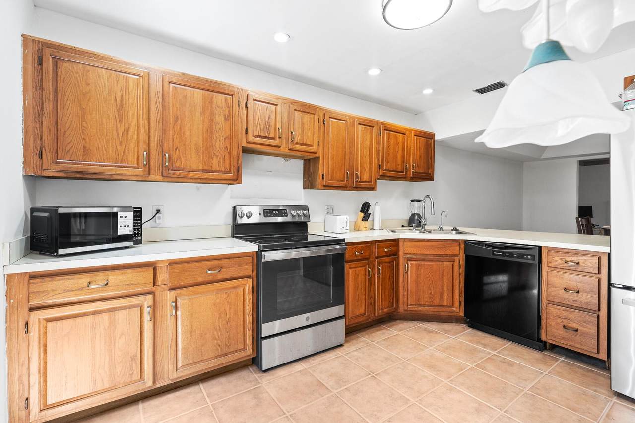 704 Maplewood Drive - Photo 1