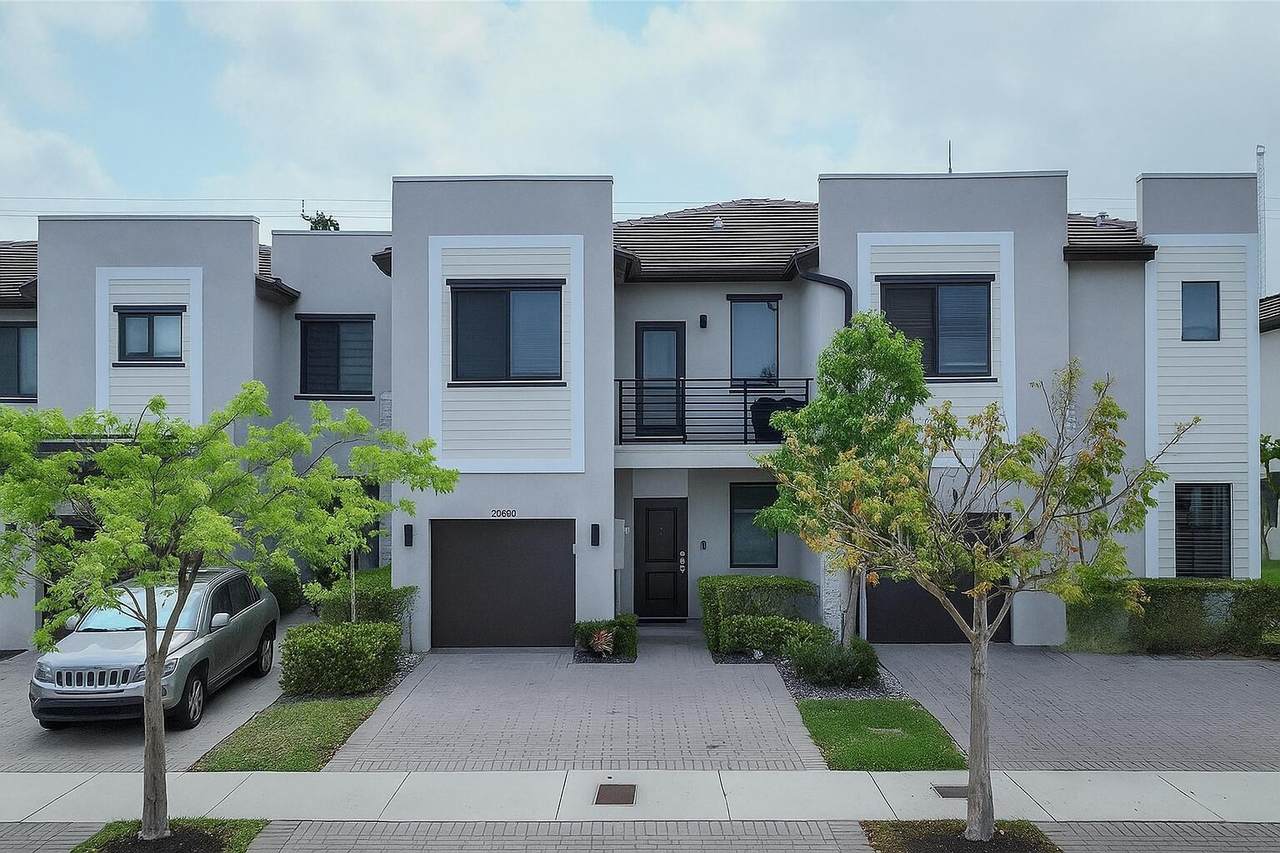 20600 2nd Court - Photo 1