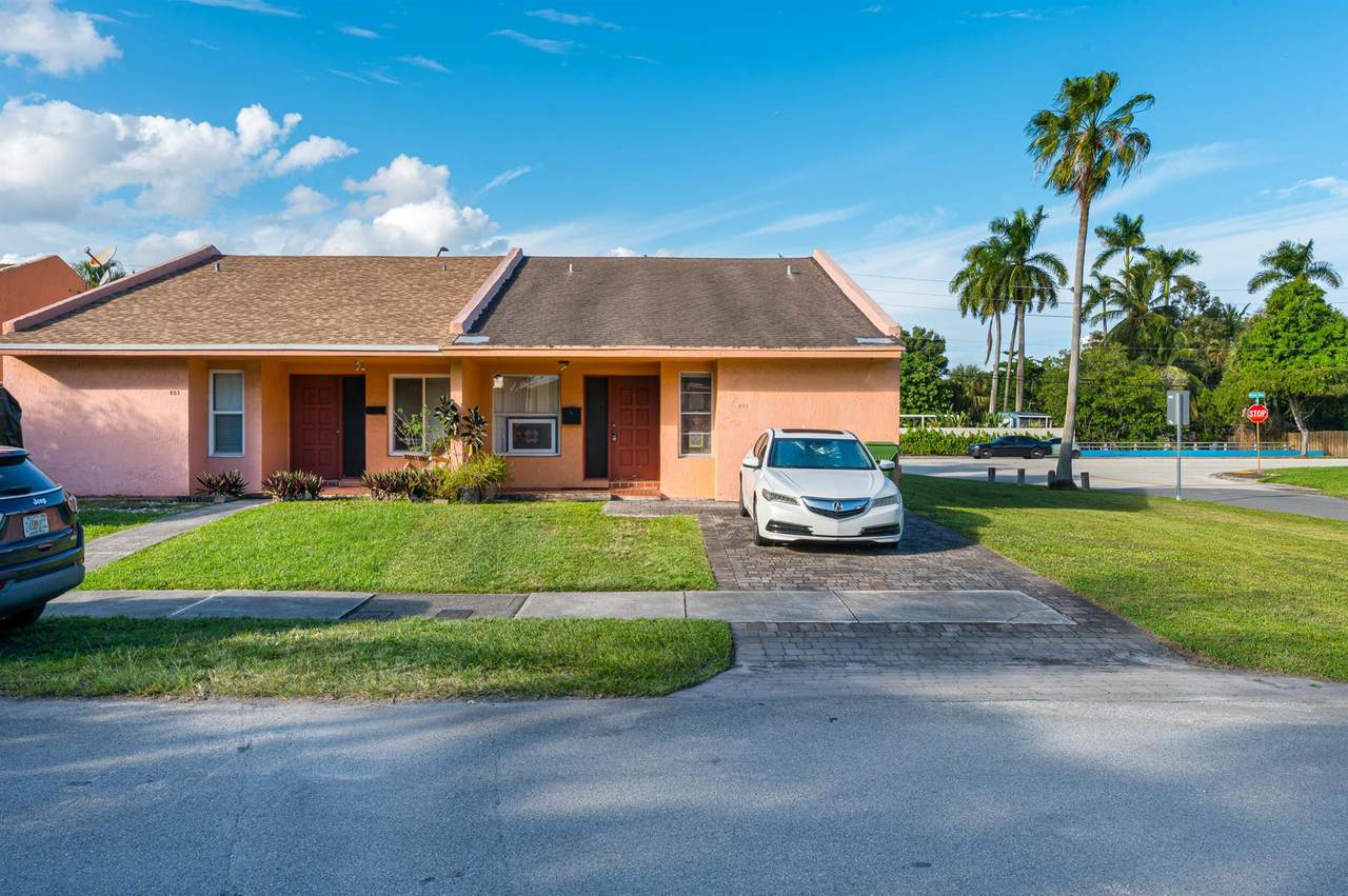 801 12th Place - Photo 1