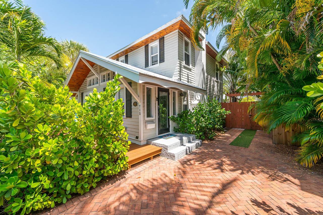 715 Palm Street - Photo 1