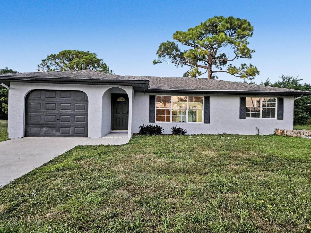 573 Port St Lucie - Photo 1