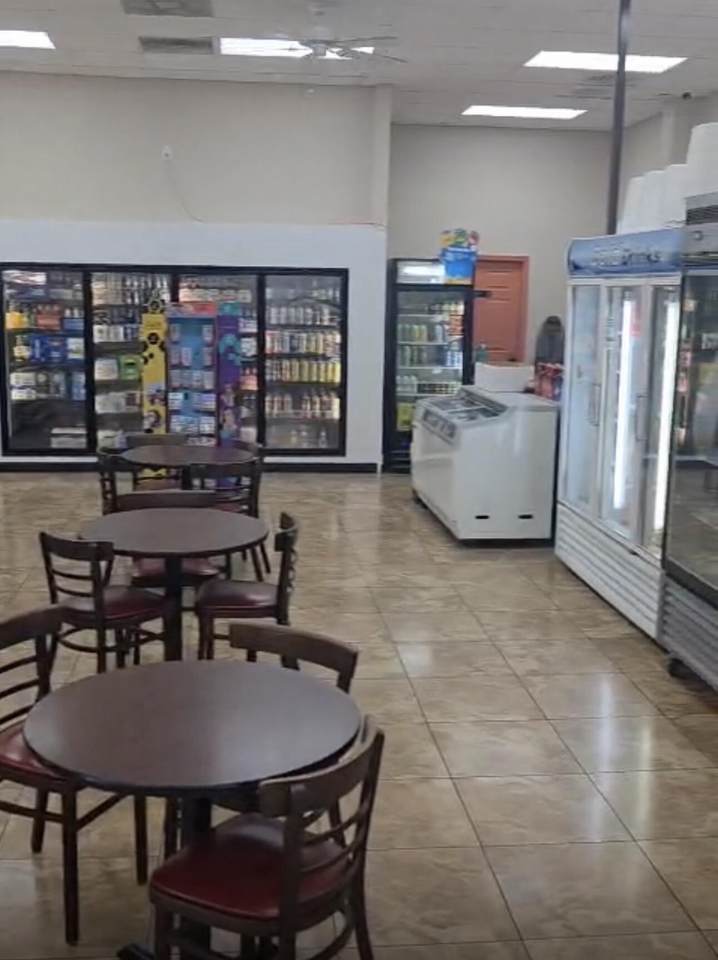 Null Convenience Store And Property Road - Photo 1